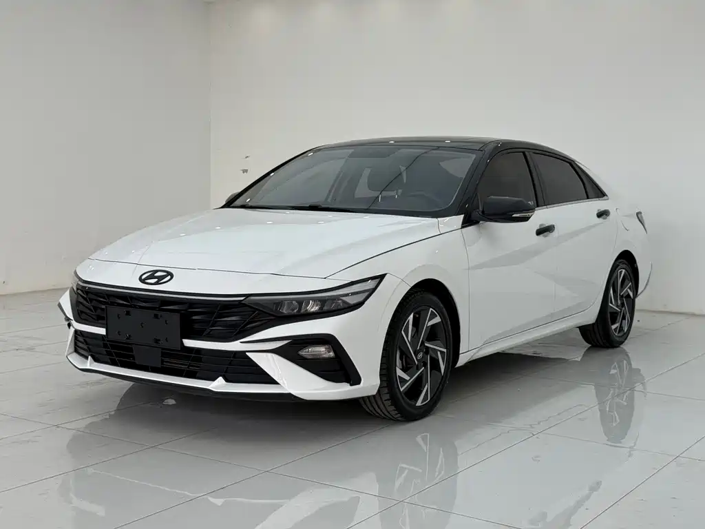 Hyundai Elantra 2024