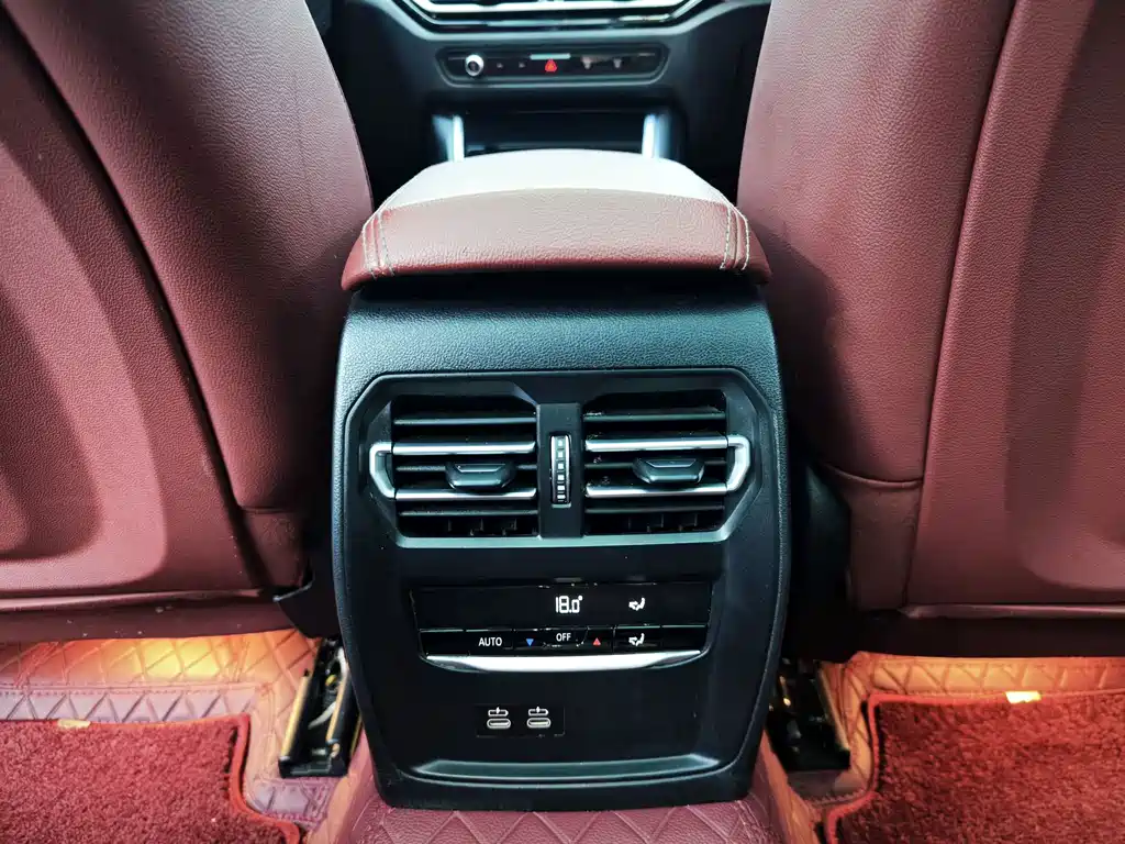 BMW 3 Series 2023 — фото 13