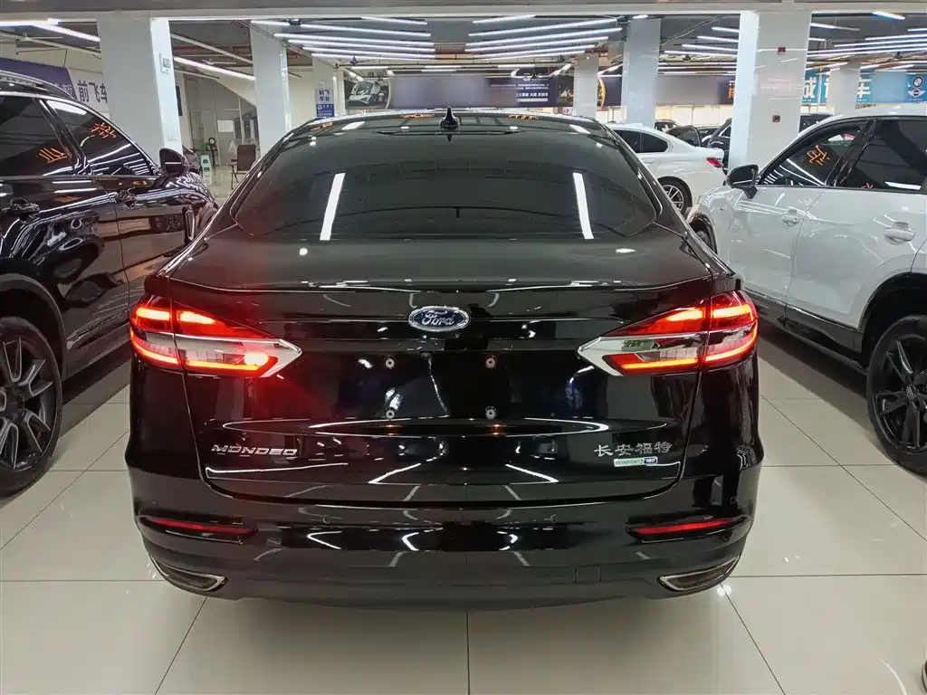 Ford Mondeo 2020 — фото 6