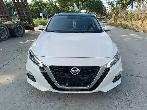 Nissan Teana 2022