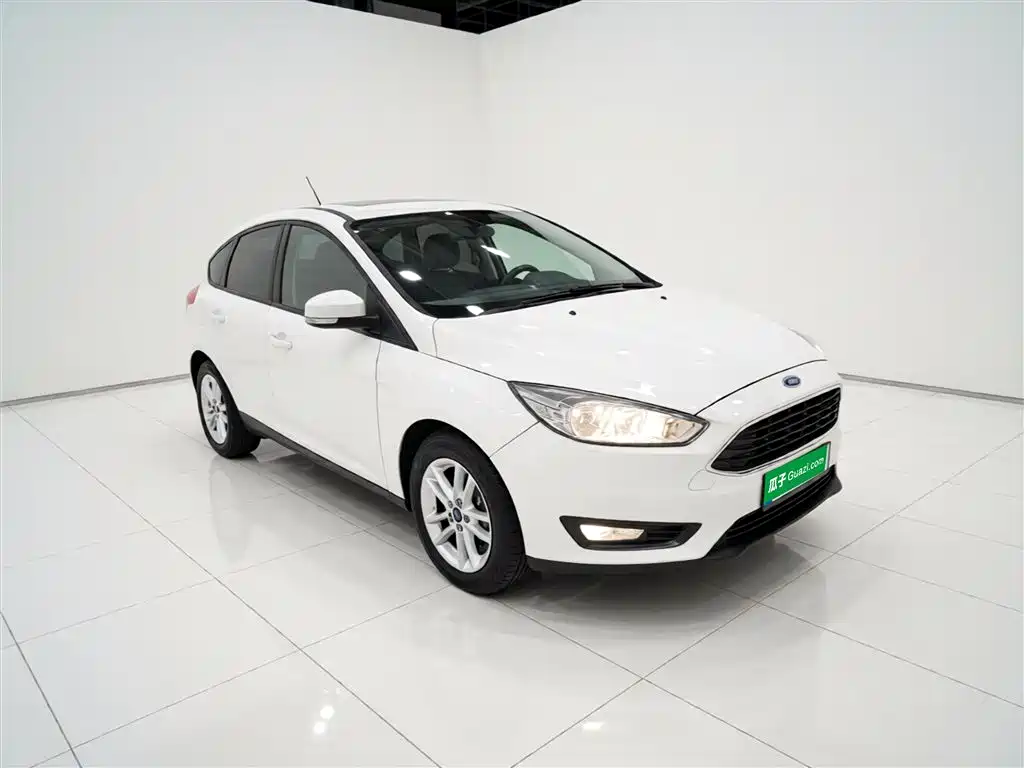 Ford Focus 2016 — фото 22