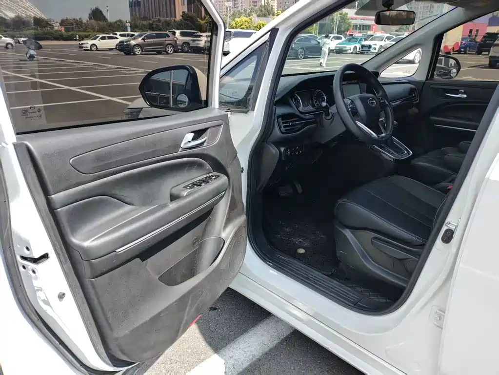 GAC Trumpchi M6 2022 — фото 10