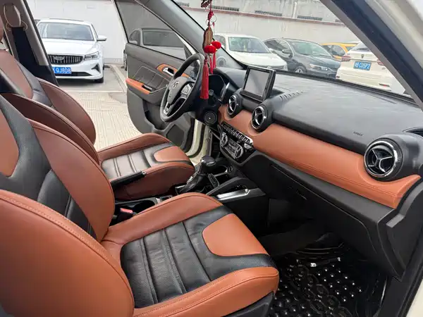 BAIC Shenbao X35 2016