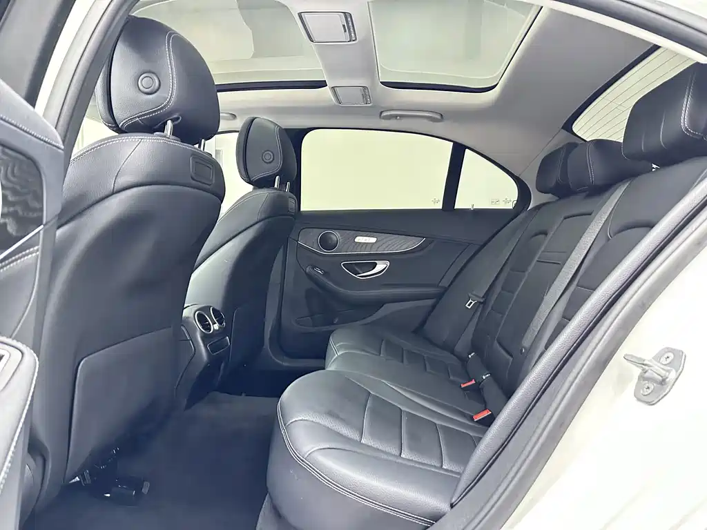 Mercedes-Benz C-Class 2019 — фото 10