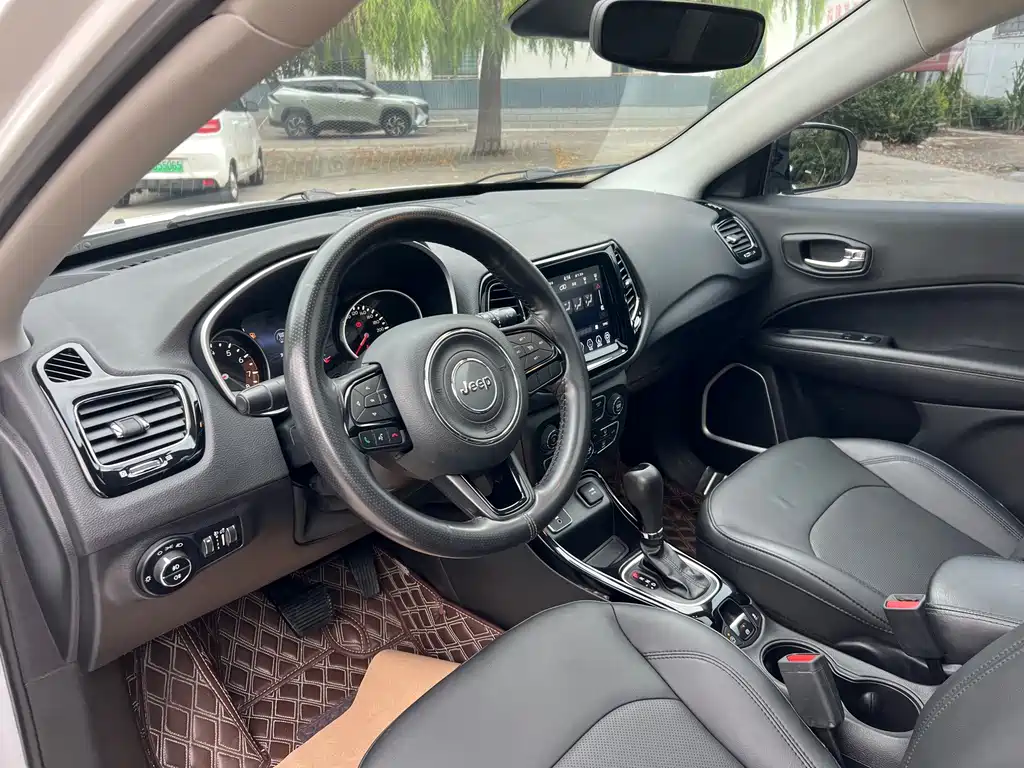 Jeep Compass 2020 — фото 8