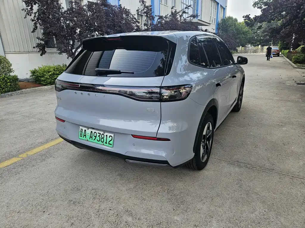 Geely Galaxy E5 2025 — фото 4