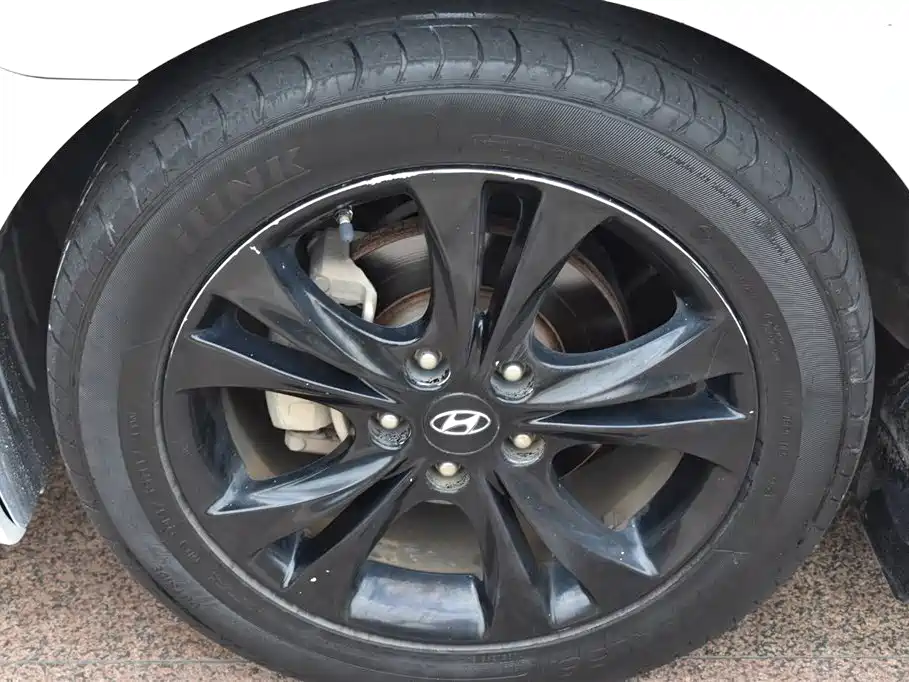 Hyundai Sonata 2012 — фото 17