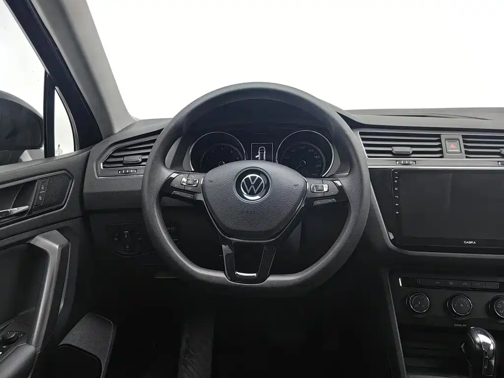 Volkswagen Tiguan L 2021 — фото 13