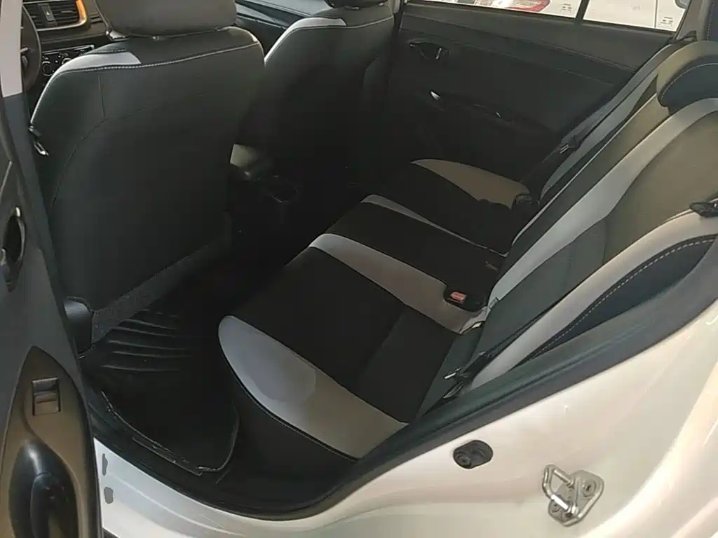 Toyota Yaris L 2022 — фото 17