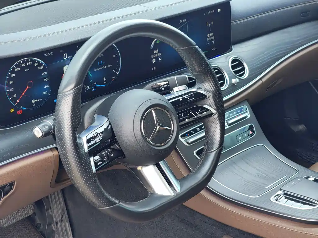 Mercedes-Benz E-Class 2021 — фото 12