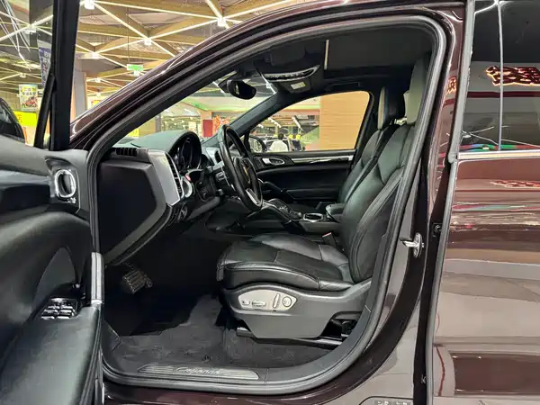 Porsche Cayenne 2016