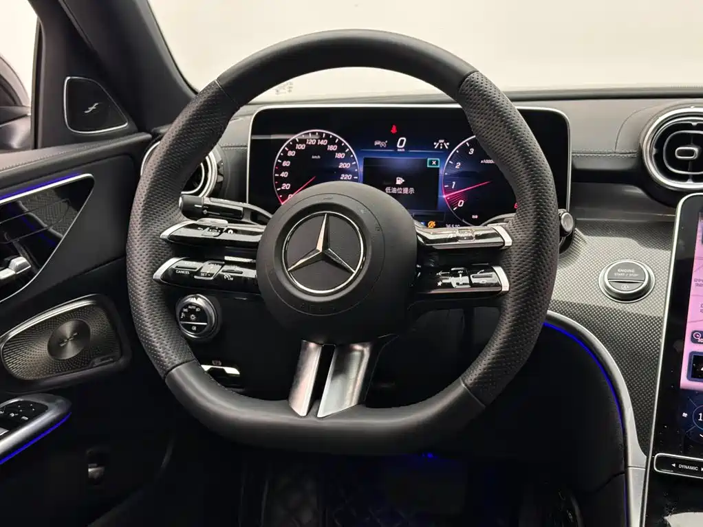 Mercedes-Benz C-Class 2023 — фото 12