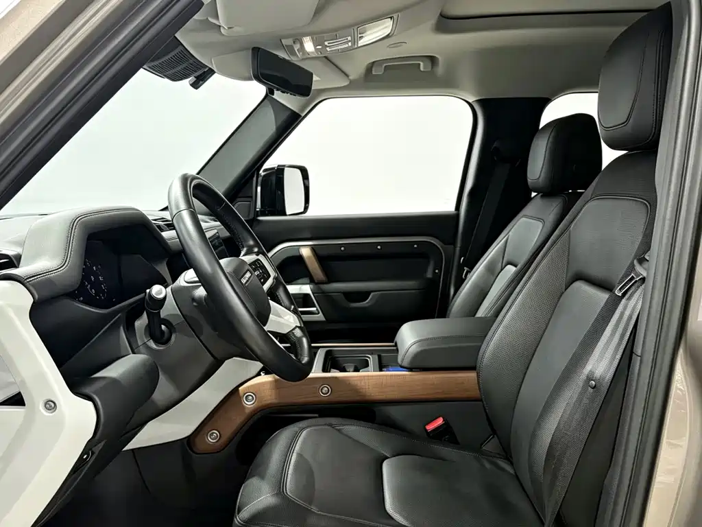 Land Rover Defender 2022 — фото 10