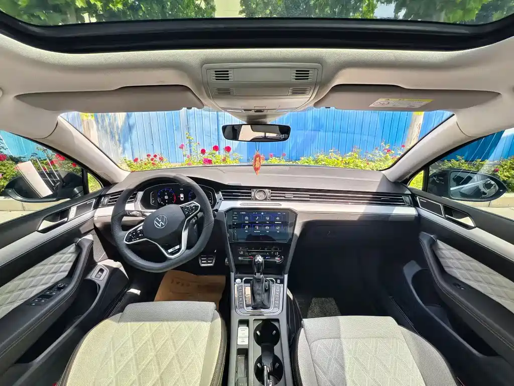 Volkswagen Magotan 2025