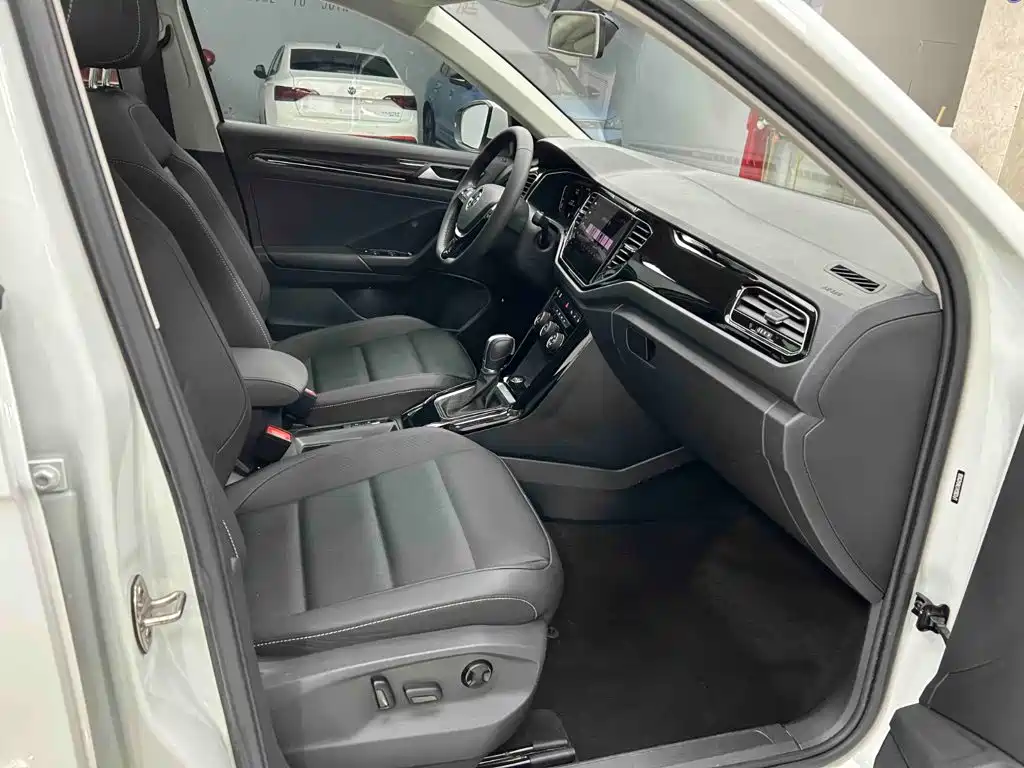 Volkswagen T-Roc 2022 — фото 13