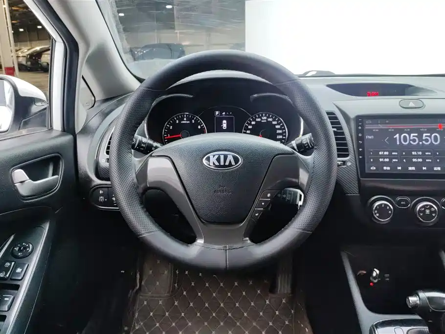 Kia K3 2017 — фото 15