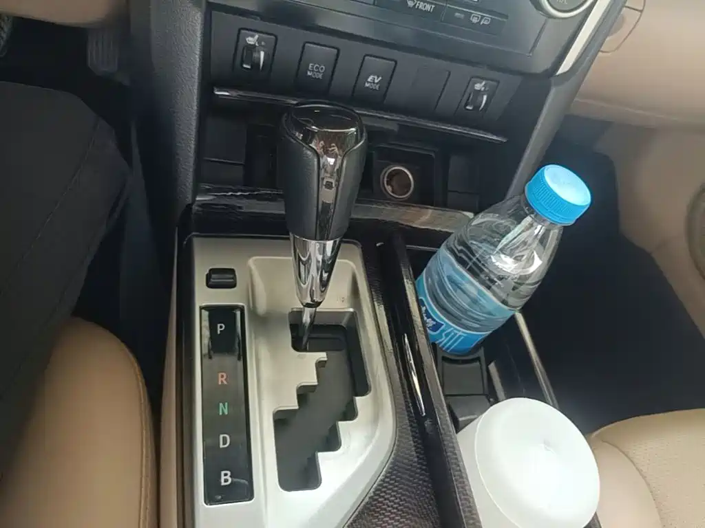 Toyota Camry 2015 — фото 14
