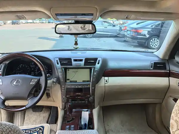 Lexus LS 2008