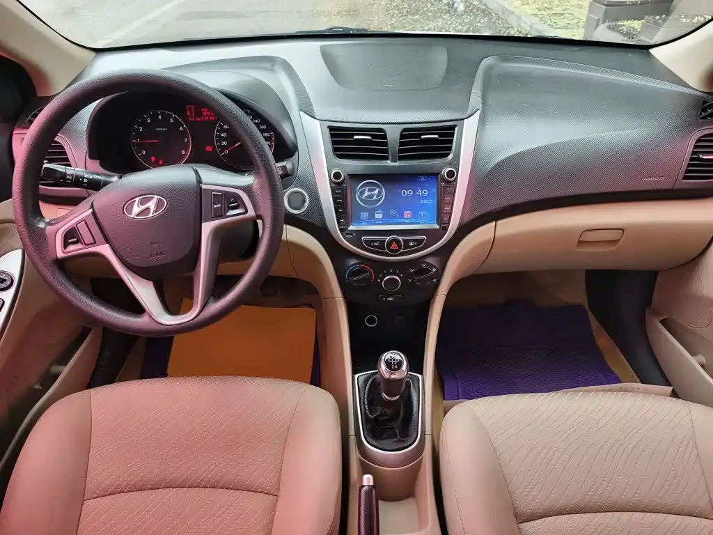 Hyundai Accent 2015 — фото 11