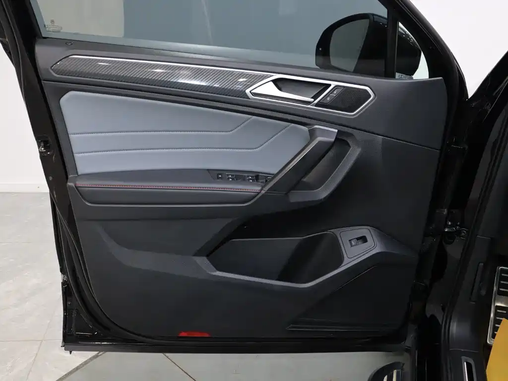Volkswagen Tiguan X 2022 — фото 14