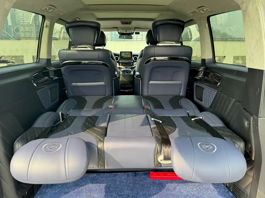 Mercedes-Benz V-Class 2020 — фото 12
