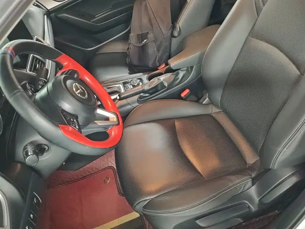 Mazda 3 Axela 2019 — фото 15