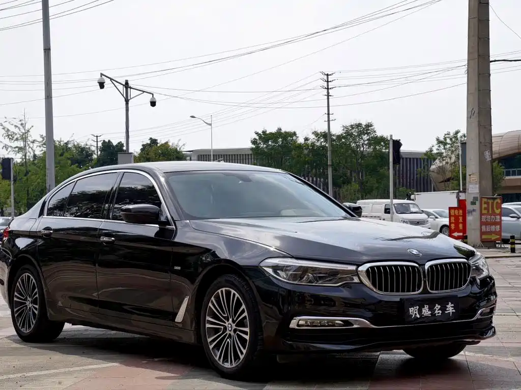 BMW 5 Series 2018 — фото 3