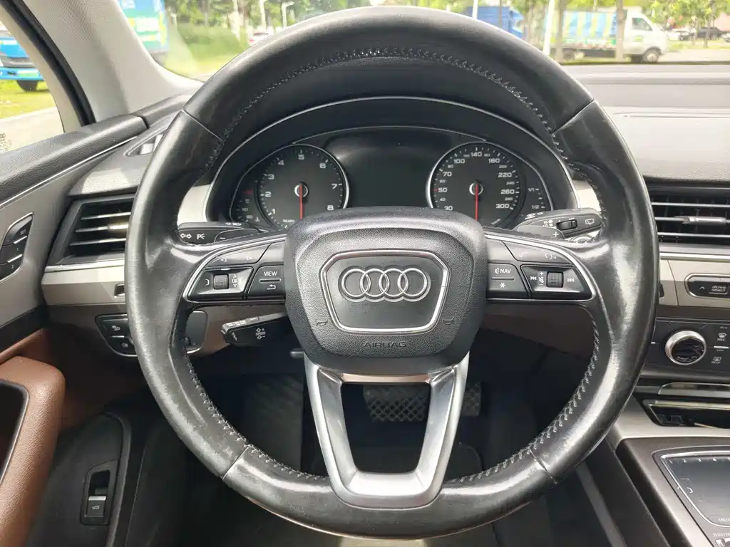 Audi Q7 2016 — фото 15