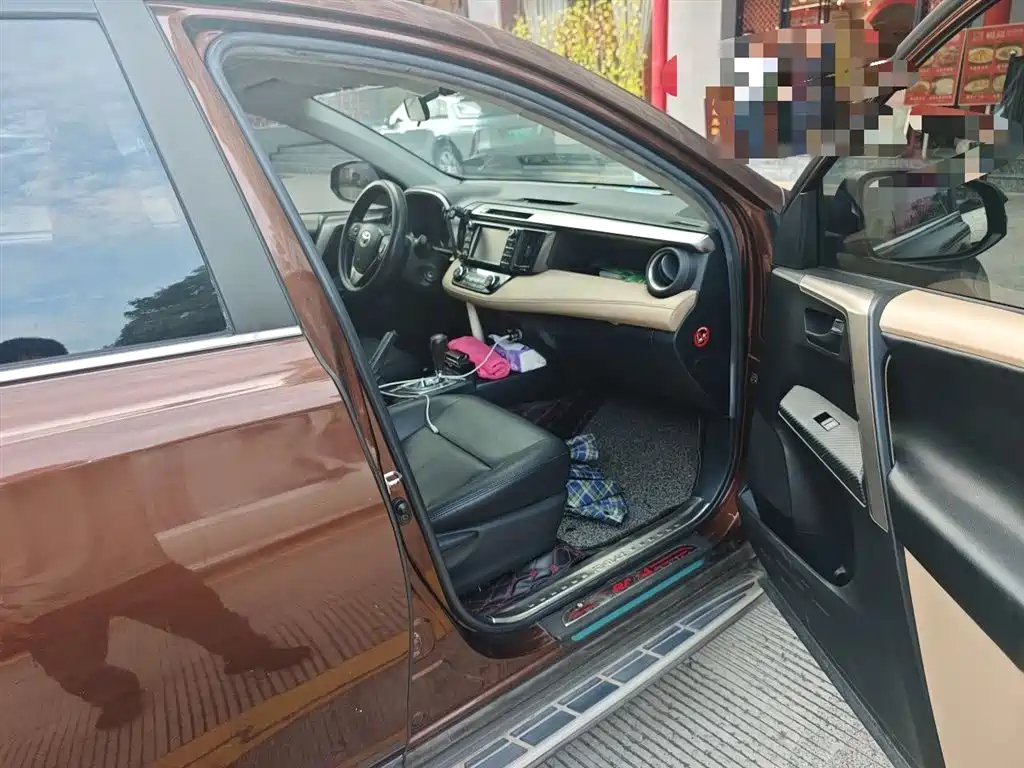 Toyota RAV4 2015 — фото 20