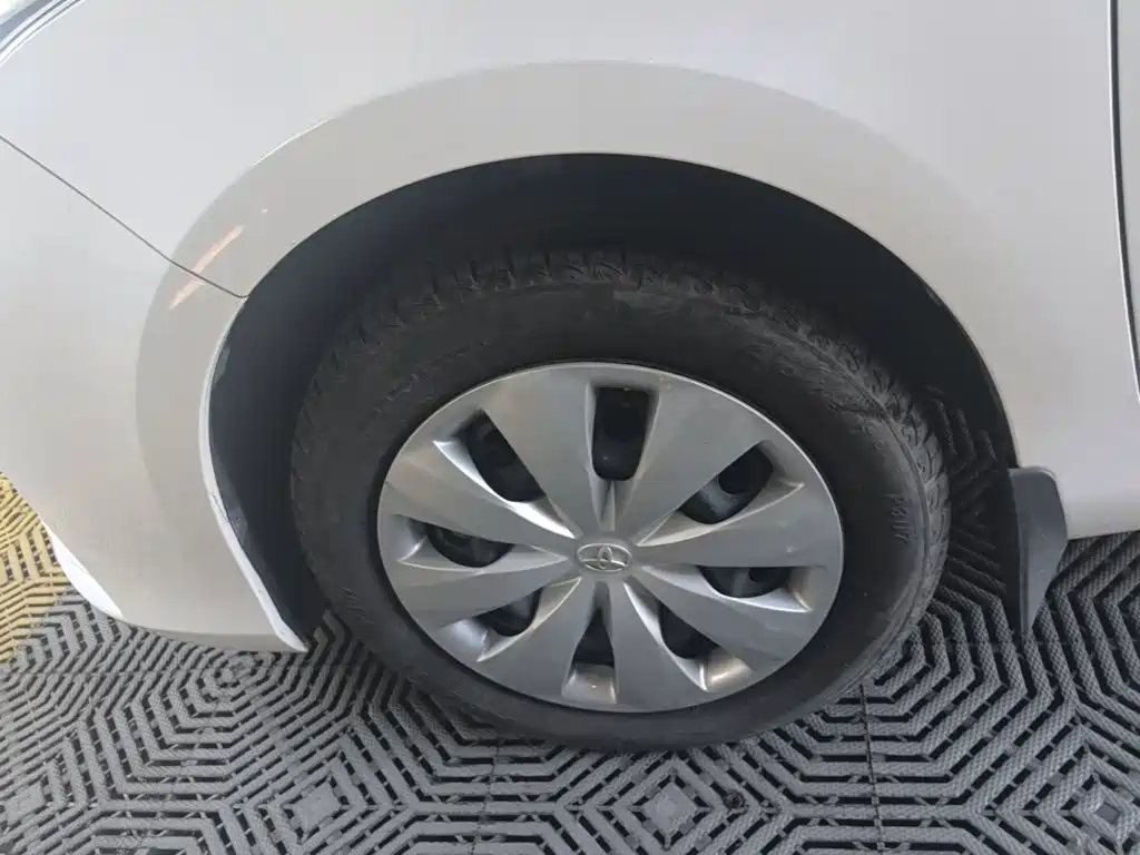 Toyota Yaris L 2020 — фото 23