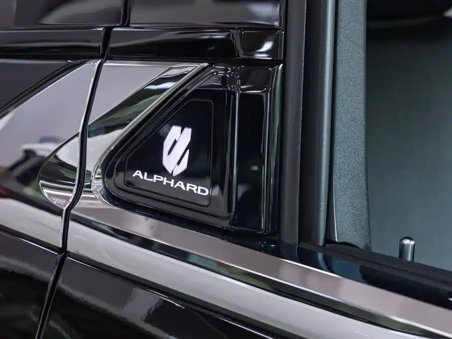 Toyota Alphard 2025 — фото 13