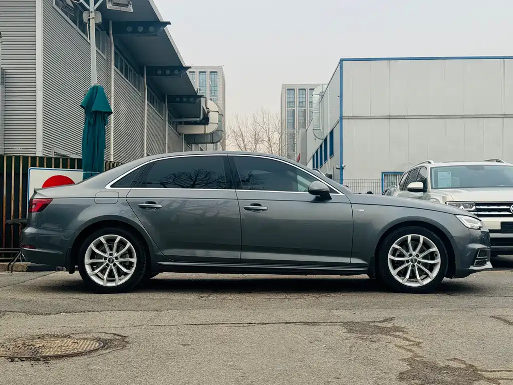 Audi A4L 2018
