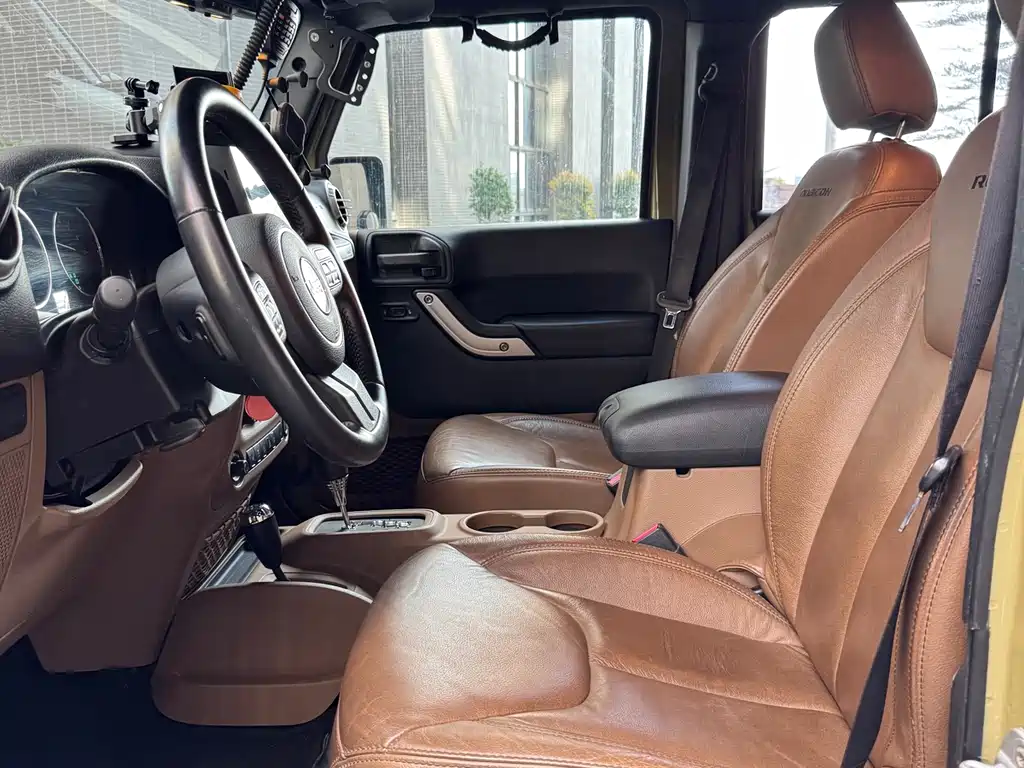 Jeep Wrangler 2014 — фото 10