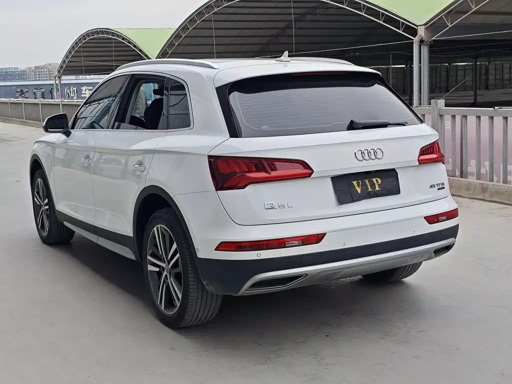 Audi Q5L 2020 — фото 3