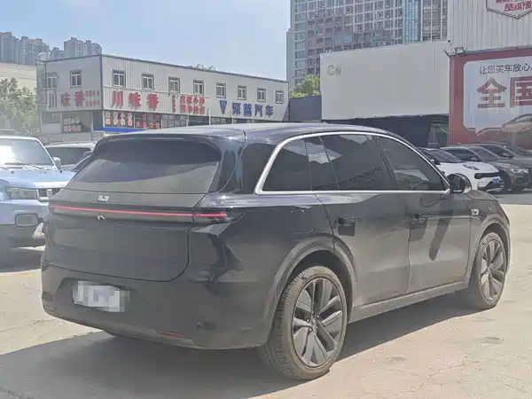 Li Auto L6 2025