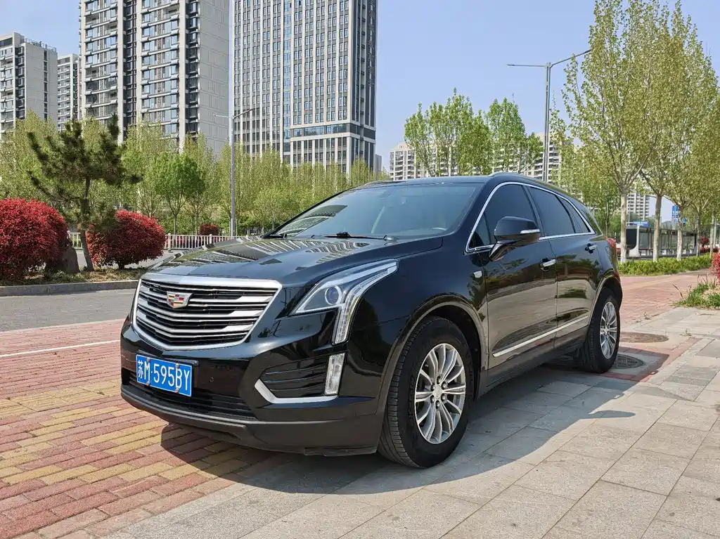 Cadillac XT5 2019 — фото 1
