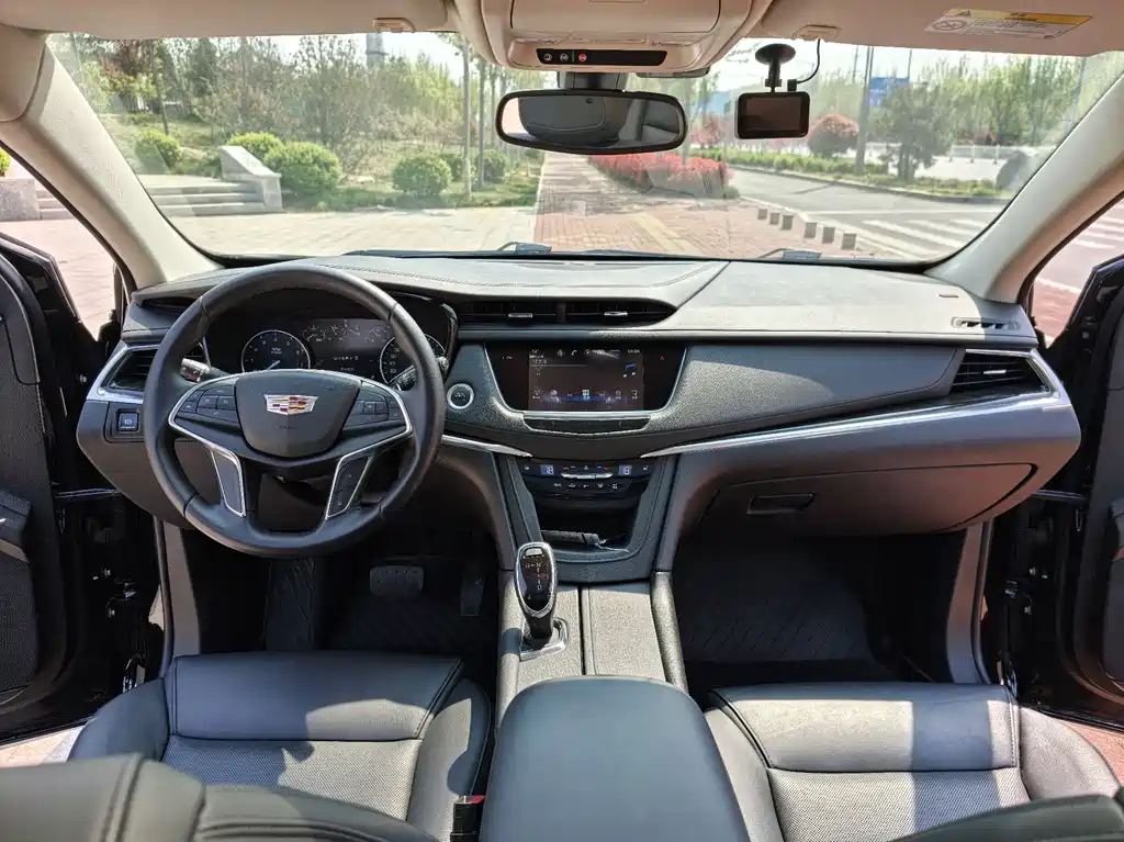 Cadillac XT5 2019 — фото 13
