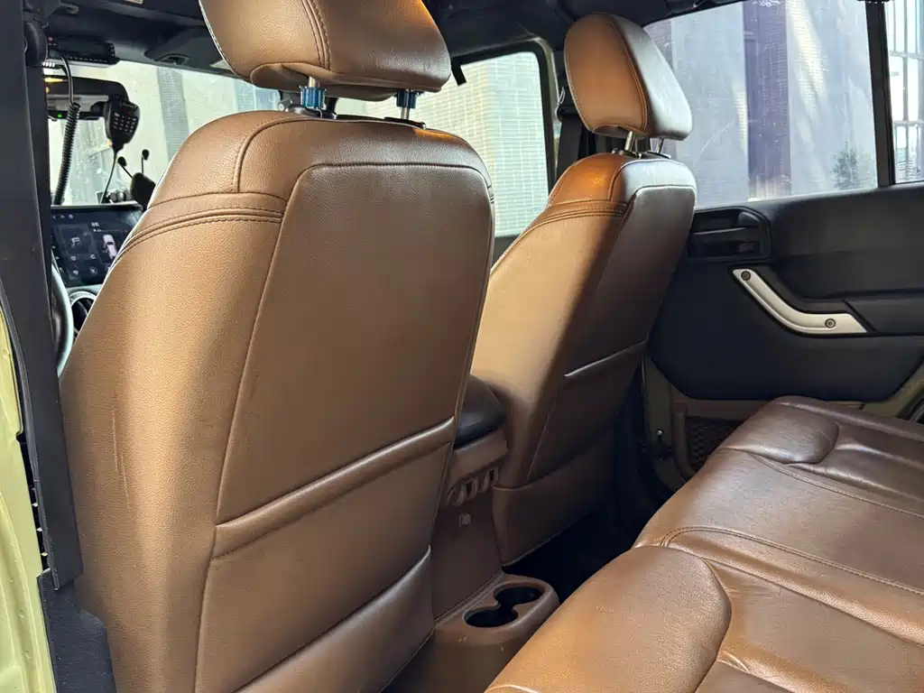 Jeep Wrangler 2014 — фото 13