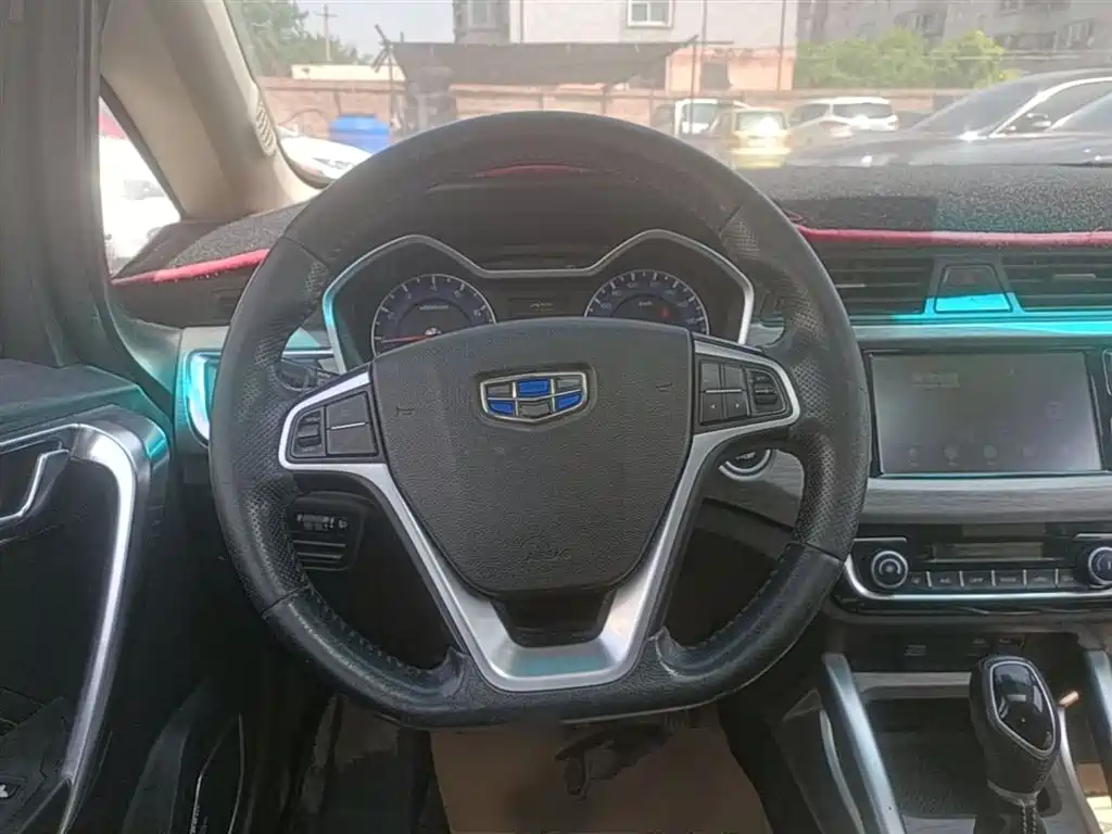 Geely Vision X3 2017 — фото 11