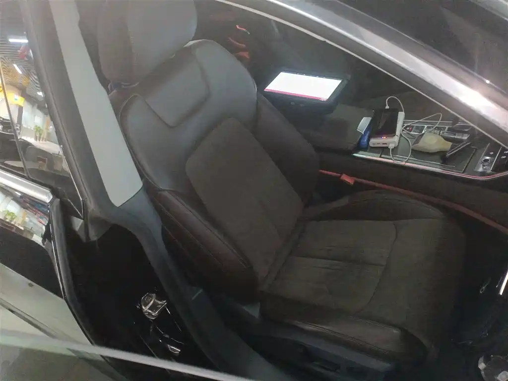 Audi A7L 2023 — фото 25