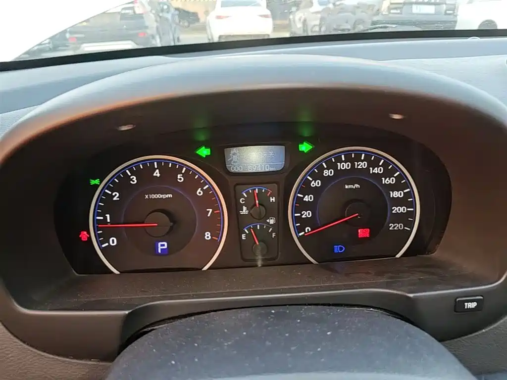 Hyundai Elantra 2014 — фото 12