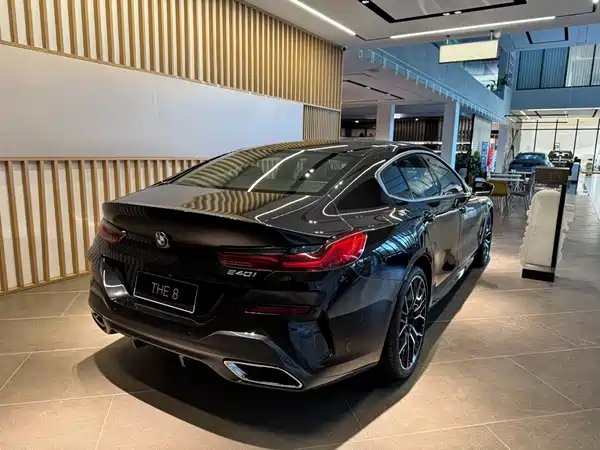 BMW 8 Series 2022