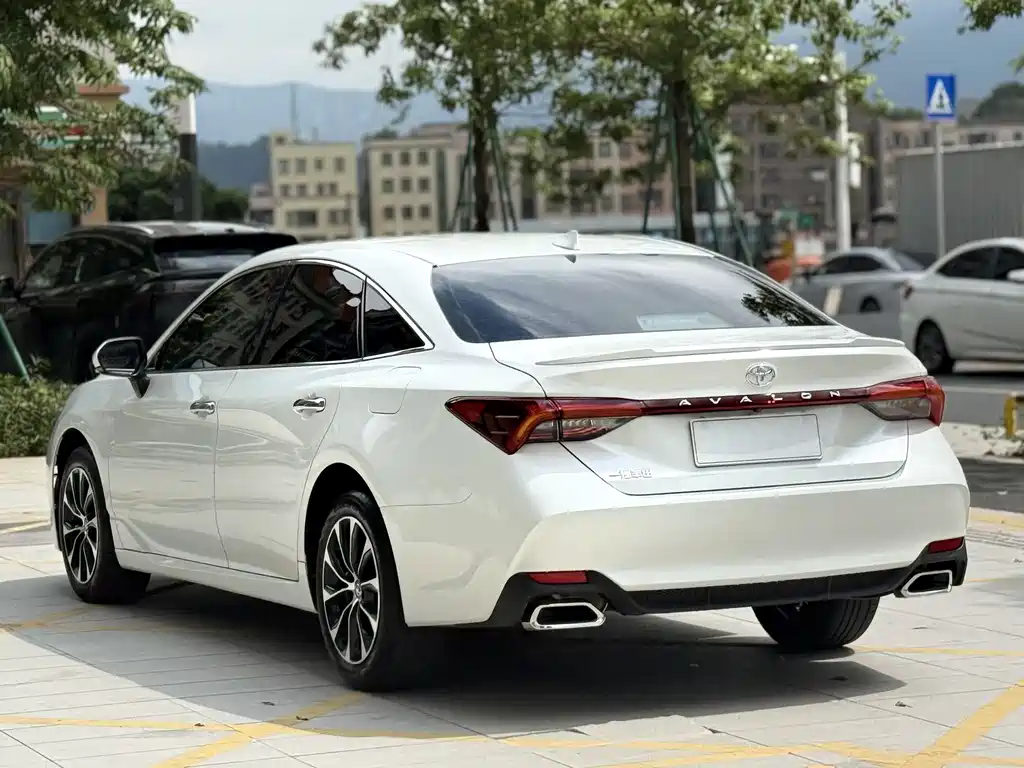 Toyota Avalon 2022 — фото 9