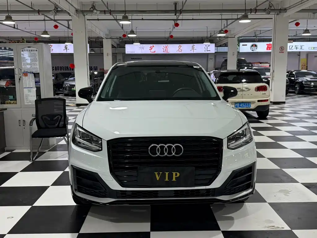 Audi Q2L 2020