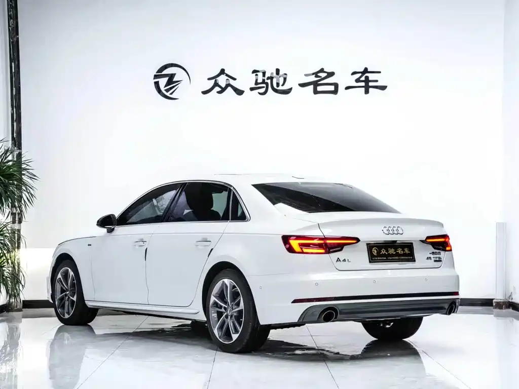 Audi A4L 2018 — фото 12