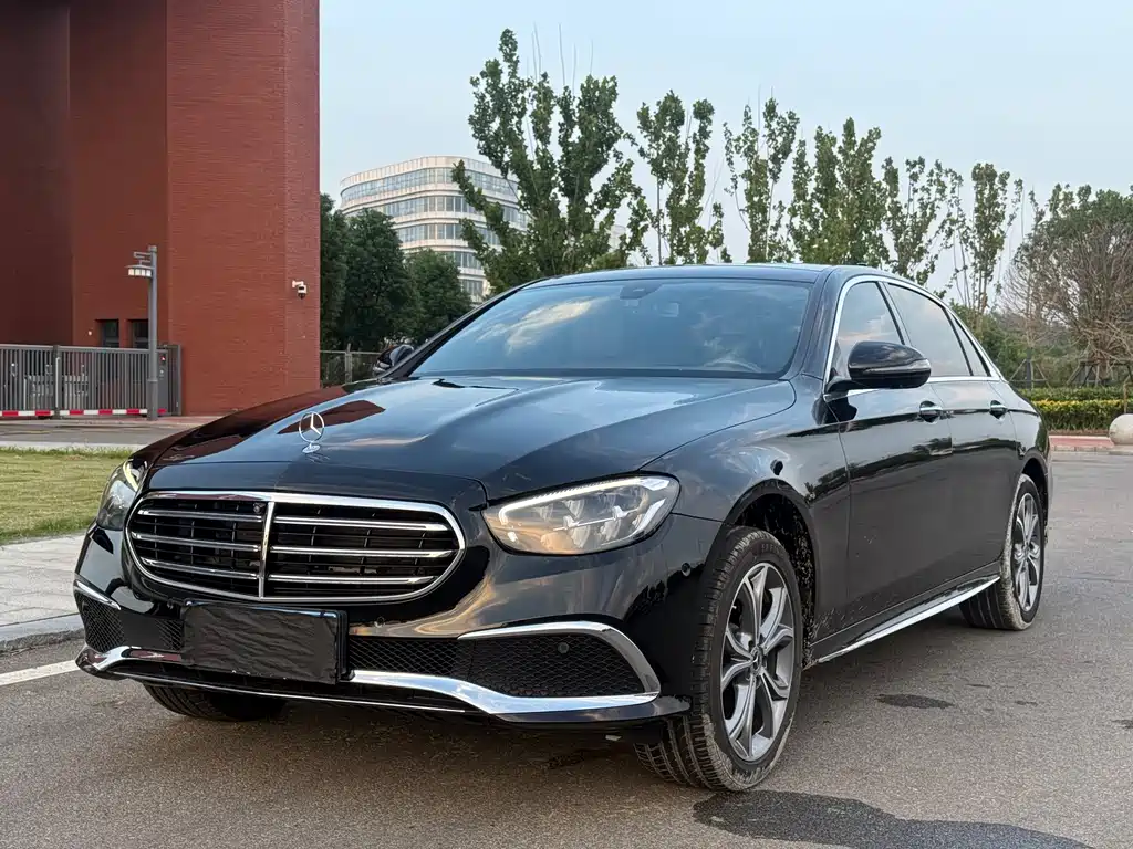Mercedes-Benz E-Class 2022 — фото 3