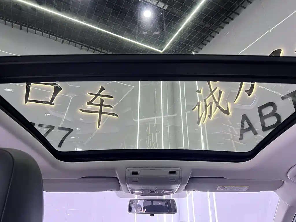 Volkswagen T-Roc 2023 — фото 18