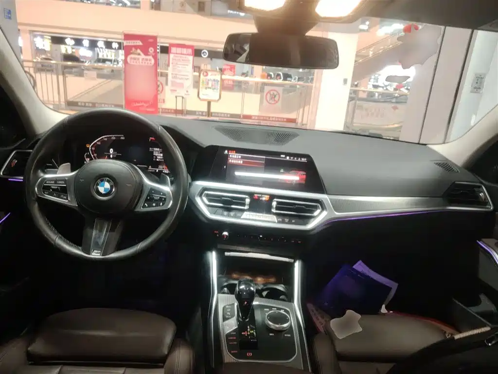 BMW 3 Series 2019 — фото 10