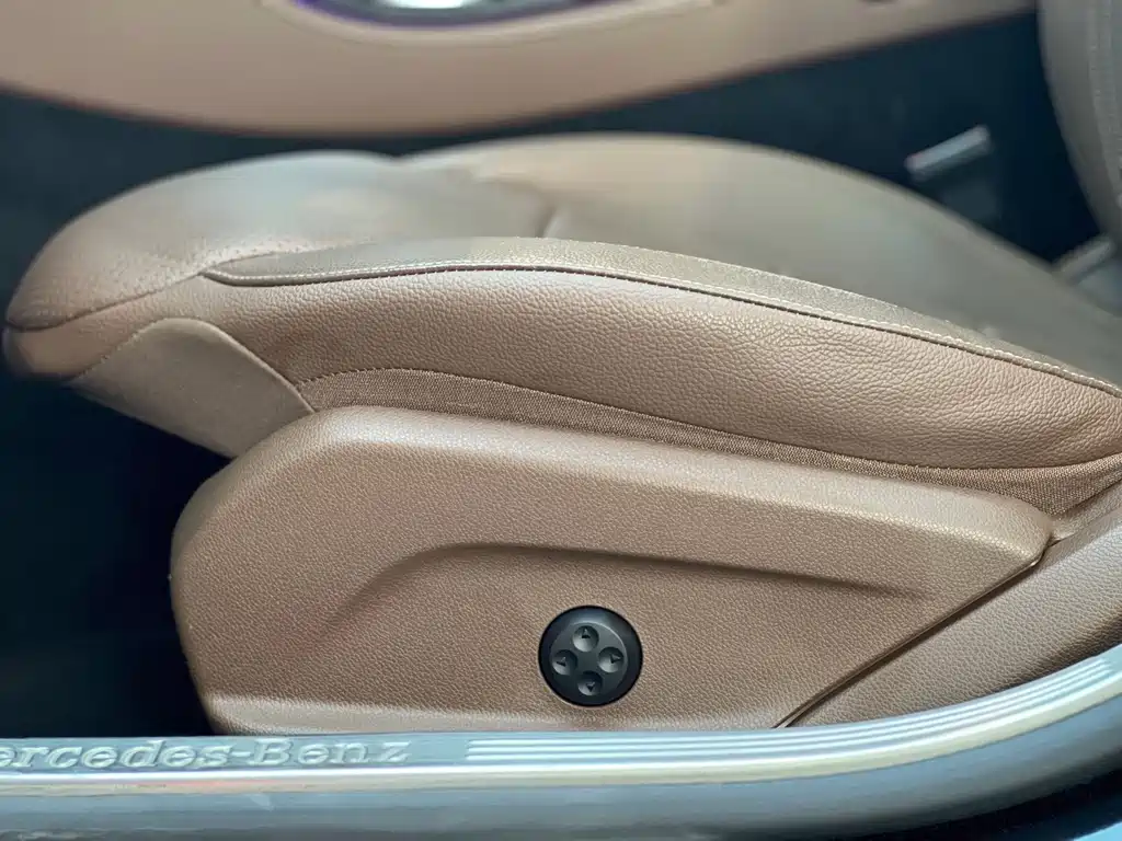 Mercedes-Benz E-Class 2018 — фото 16