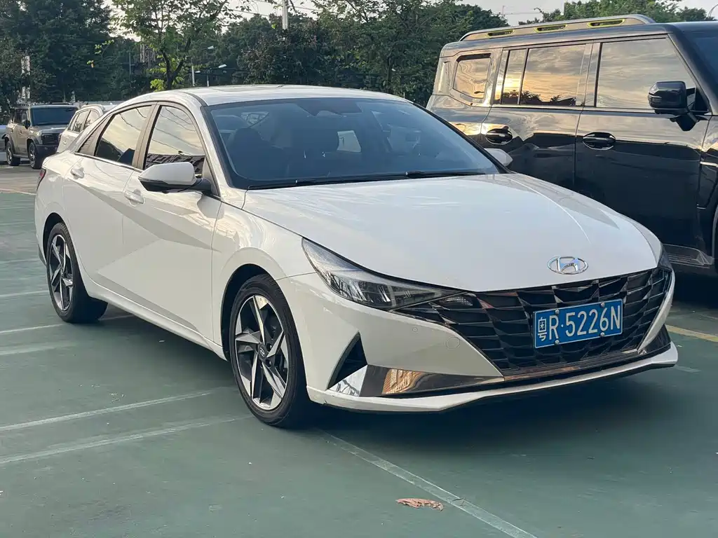Hyundai Elantra 2023